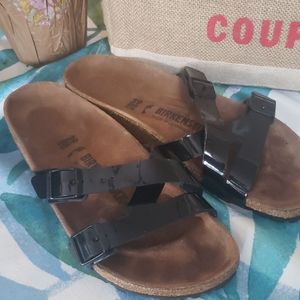 EUC Birkenstock Yao 39n Black Sandals